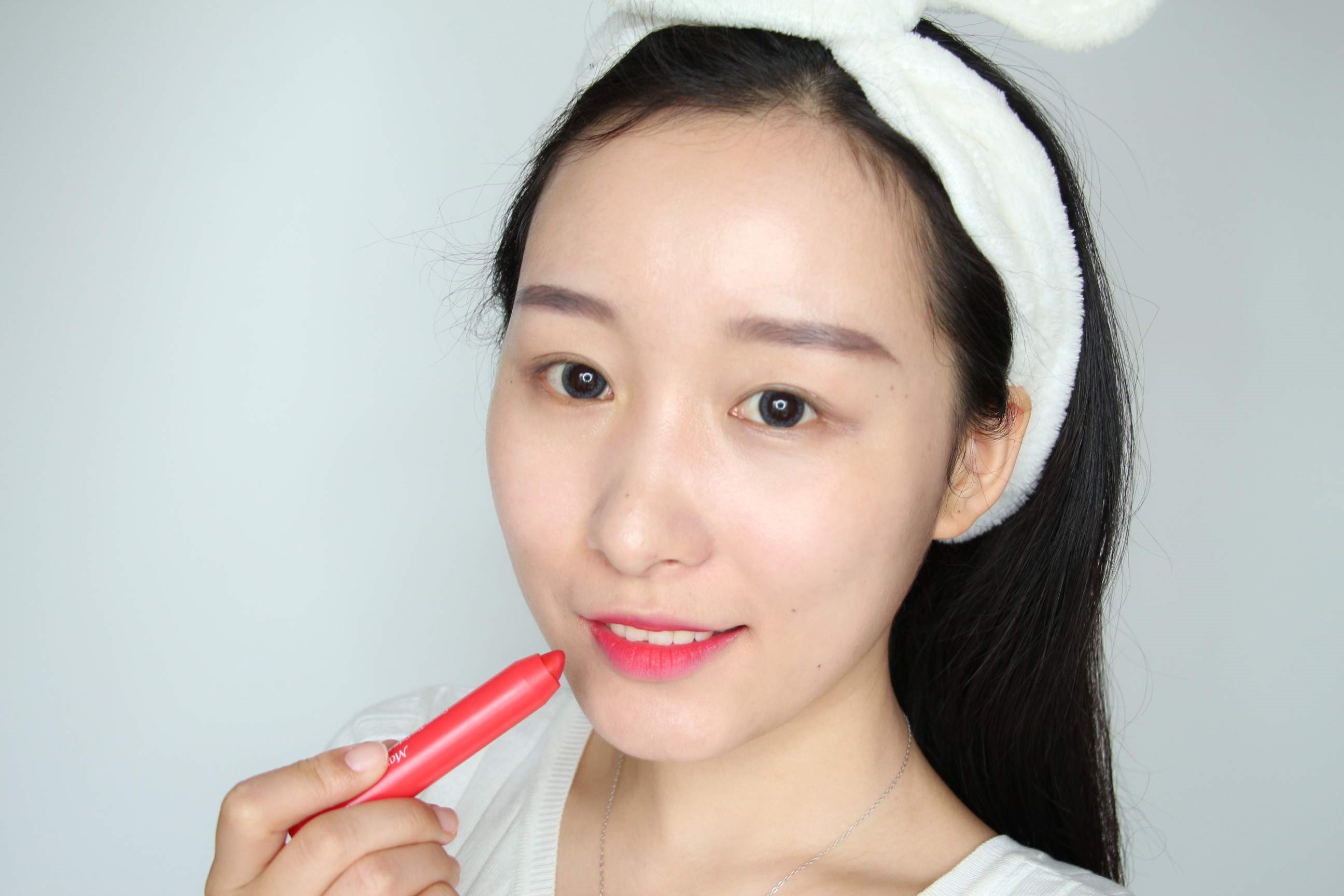 香港湾仔坚尼地道树下发现无头尸，警方初步判断为高处堕下