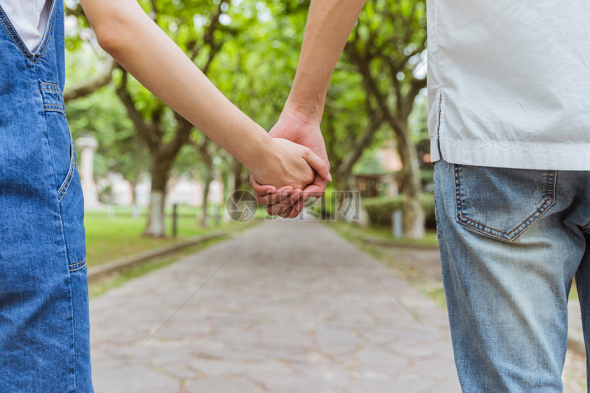 中国汽车流通协会：7月份汽车经销商综合库存系数为1.35 环比下降4.9%