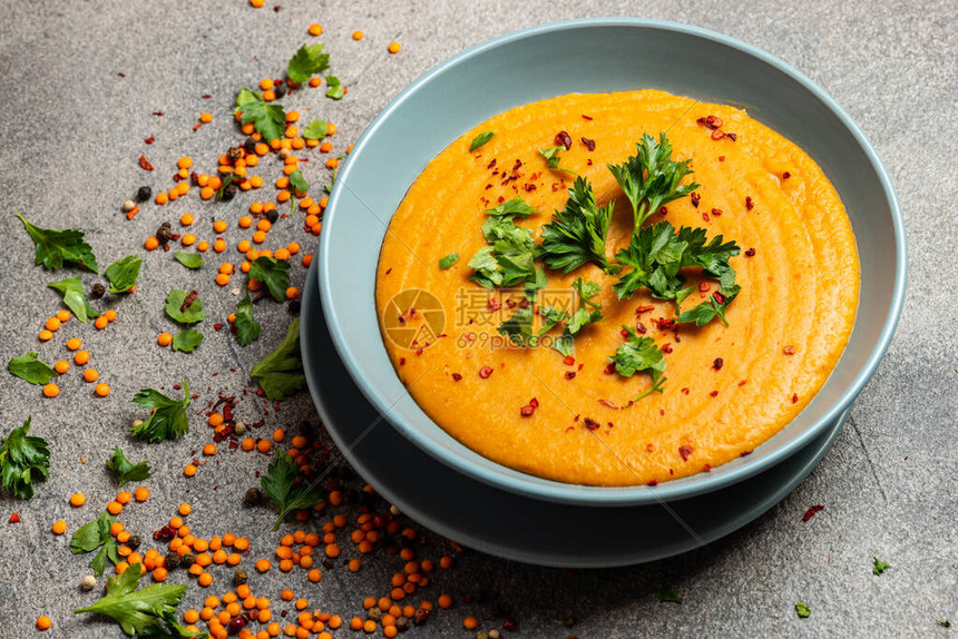 深珠出行新方式，打“飞的”度假成海岛游新潮流