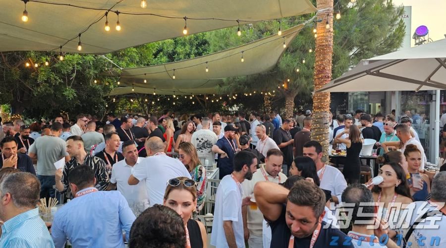 港珠澳大桥海关查获一起走私相机及滤镜套装进境案