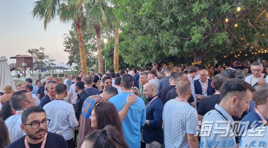 美国7月消费者信心小幅回升 未来预期仍显疲软