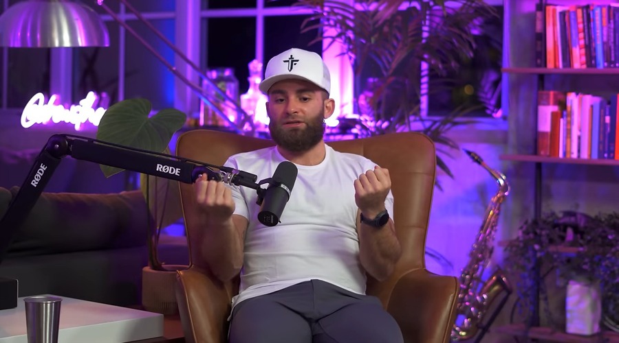 特朗普与苹果(AAPL.US)即将宣布新的1000亿美元投资计划 以提升美国制造业能力