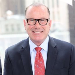 进博会第一批进口冷链食品展品运往“总仓”