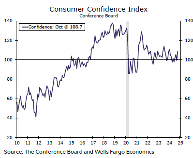 中国海警位中国黄岩岛领海及周边区域执法巡查