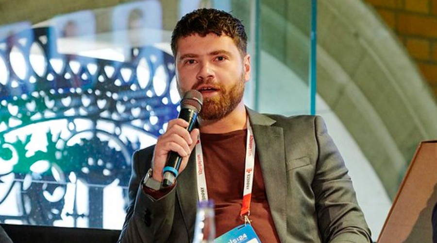 再破纪录！深港陆路口岸出入境旅客达102.71万人次